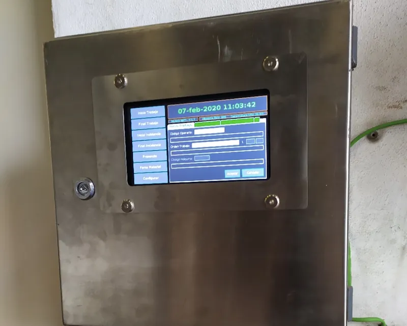 Terminal táctil de control de producción para registrar tiempos de una orden de fabricación