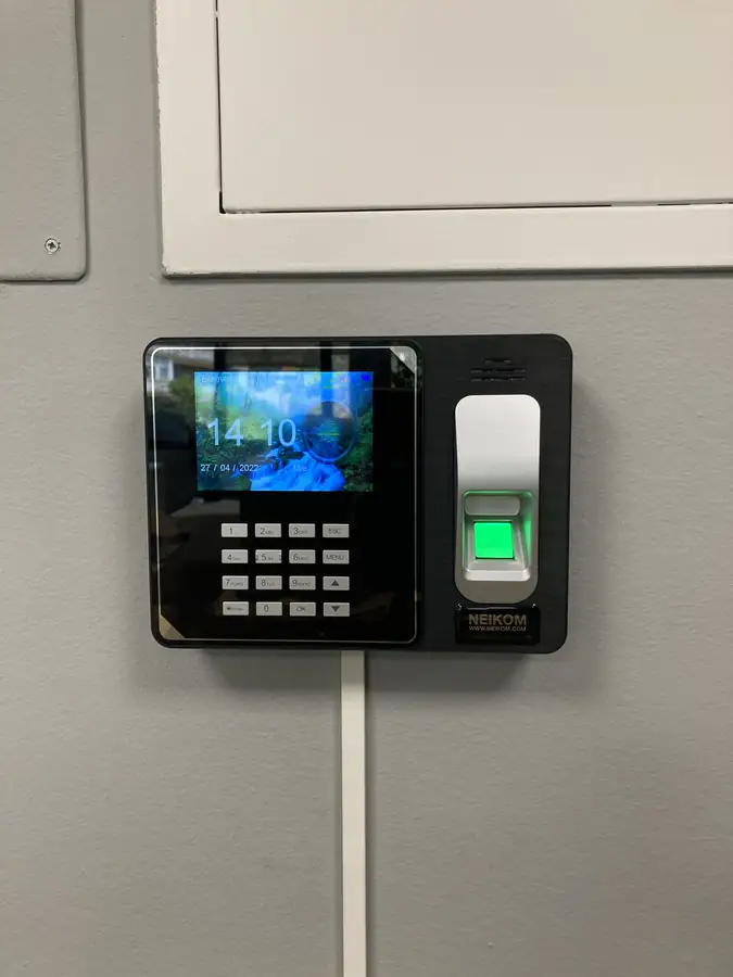 Huella dactilar o tarjeta RFID - Múltiples opciones de configuración