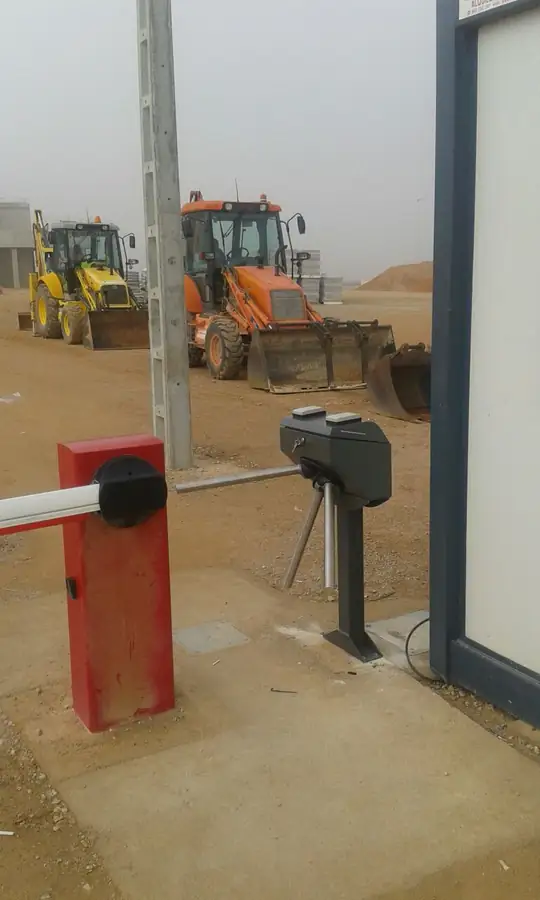 Torniquete con tarjeta RFID - Instalado en obras y servicios